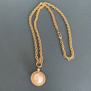 Giant Pearl Chain
